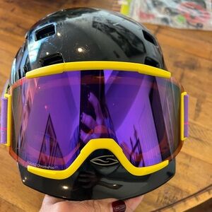 Smith water resistant snow goggles.